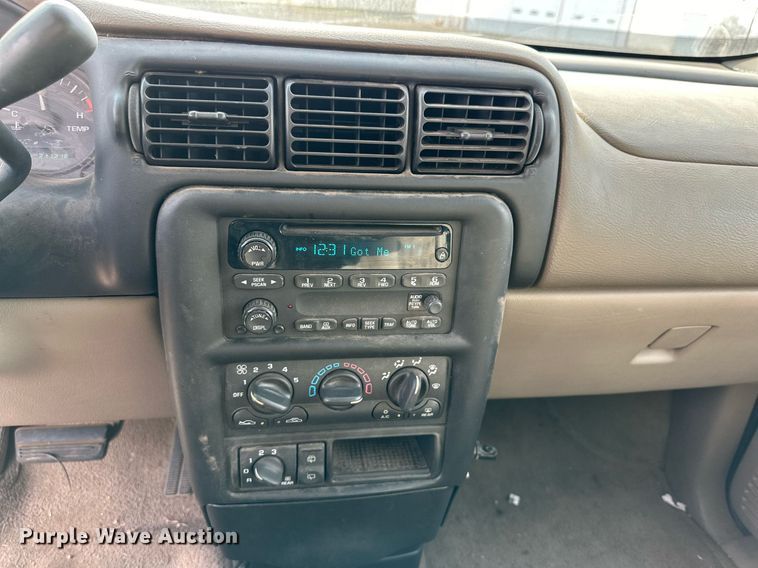 image for item IB9268 2005 Chevrolet Venture  van
