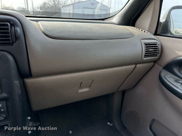 image for item IB9268 2005 Chevrolet Venture  van