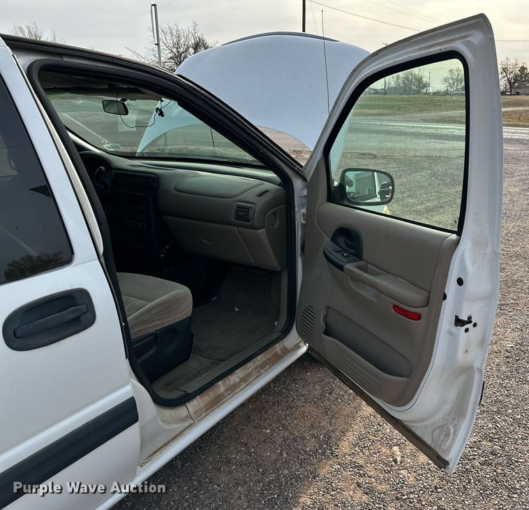 image for item IB9268 2005 Chevrolet Venture  van