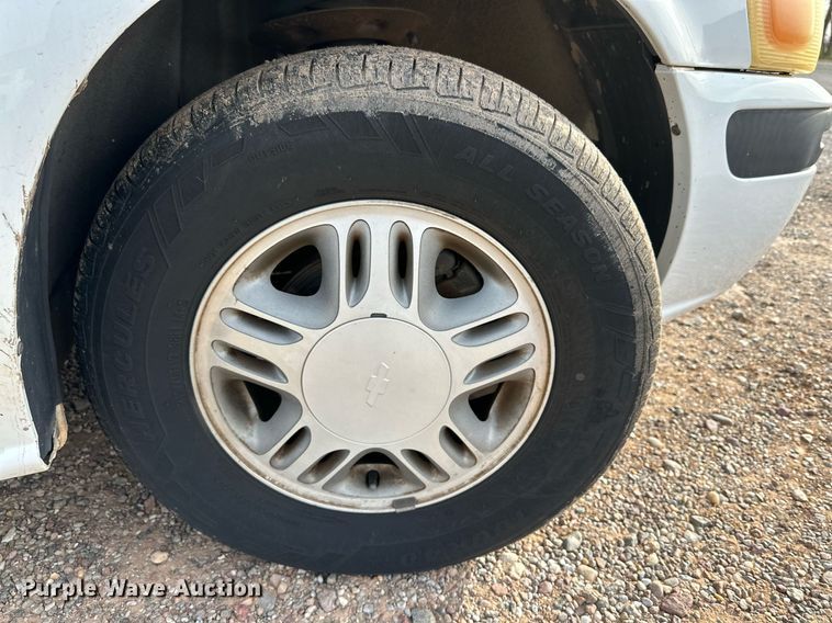 image for item IB9268 2005 Chevrolet Venture  van