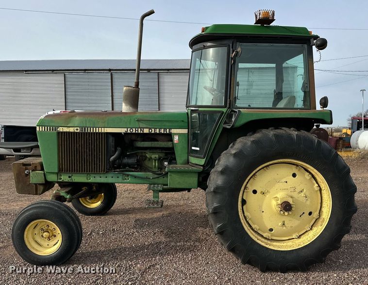image for item IB9269 1982 John Deere 4040  tractor