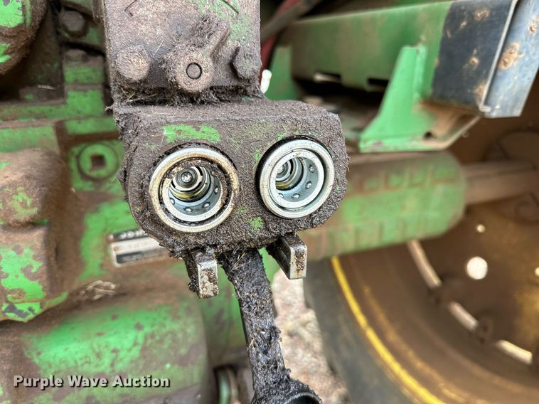 image for item IB9269 1982 John Deere 4040  tractor