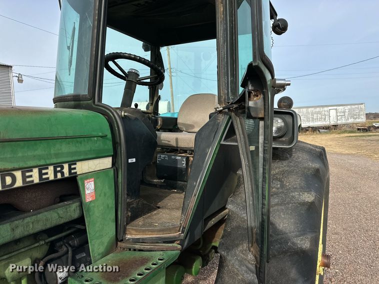 image for item IB9269 1982 John Deere 4040  tractor