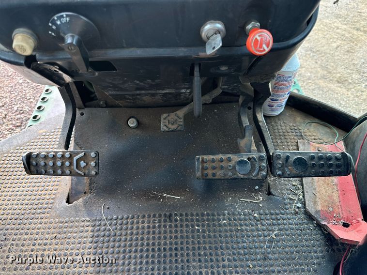 image for item IB9269 1982 John Deere 4040  tractor