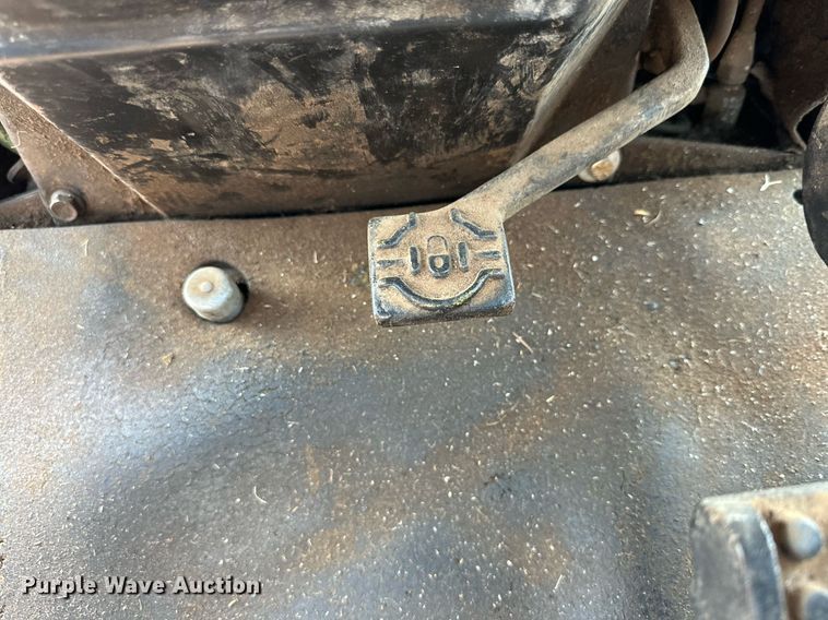 image for item IB9269 1982 John Deere 4040  tractor