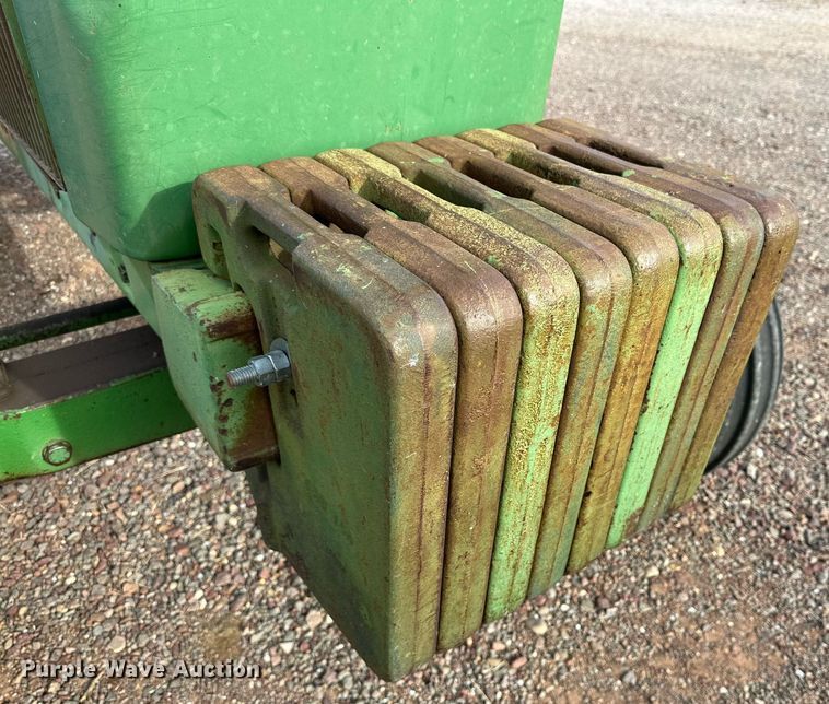 image for item IB9269 1982 John Deere 4040  tractor