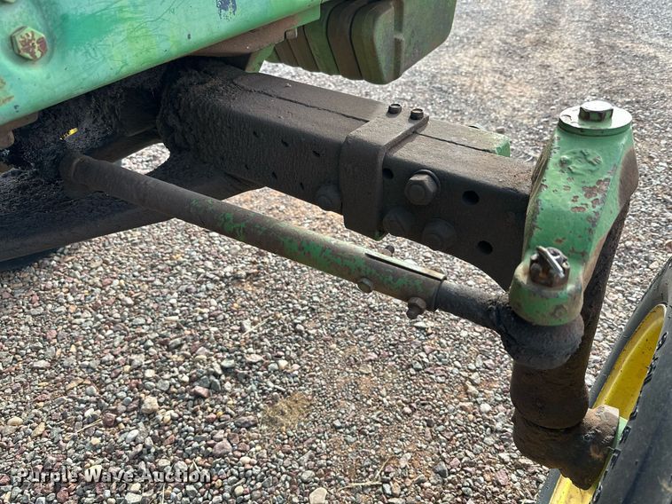 image for item IB9269 1982 John Deere 4040  tractor