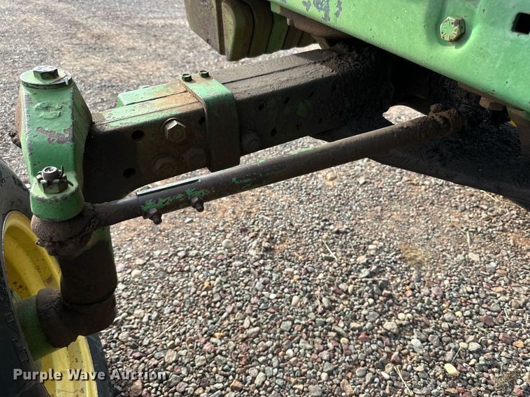 image for item IB9269 1982 John Deere 4040  tractor