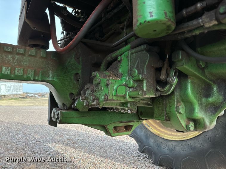 image for item IB9269 1982 John Deere 4040  tractor