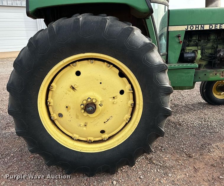 image for item IB9269 1982 John Deere 4040  tractor