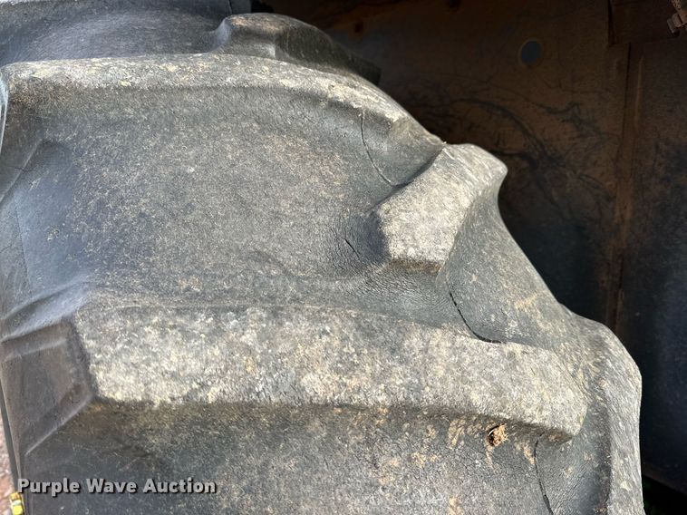 image for item IB9269 1982 John Deere 4040  tractor