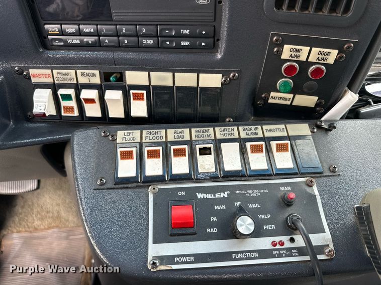 image for item IB9271 1994 Ford E350  ambulance