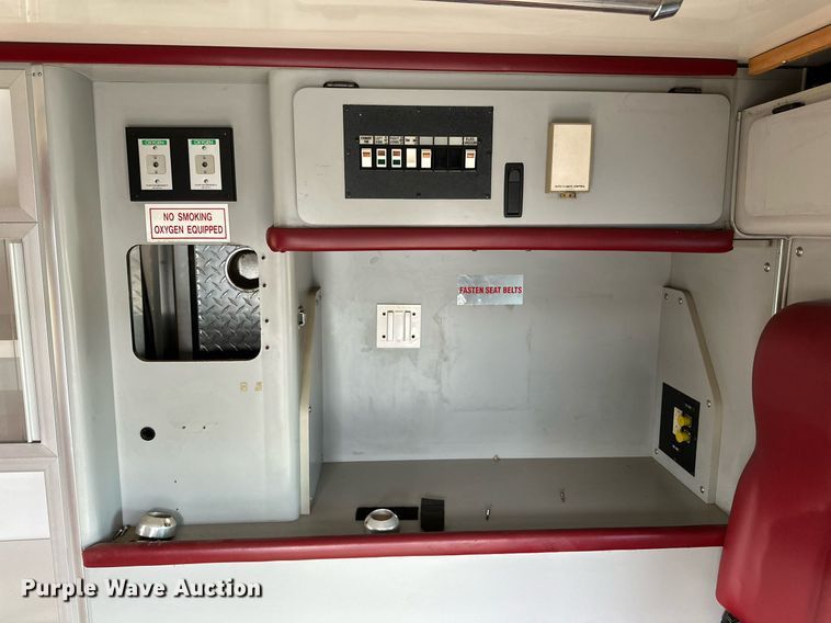 image for item IB9271 1994 Ford E350  ambulance