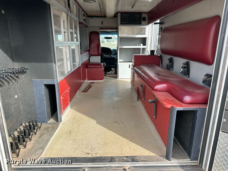 image for item IB9271 1994 Ford E350  ambulance