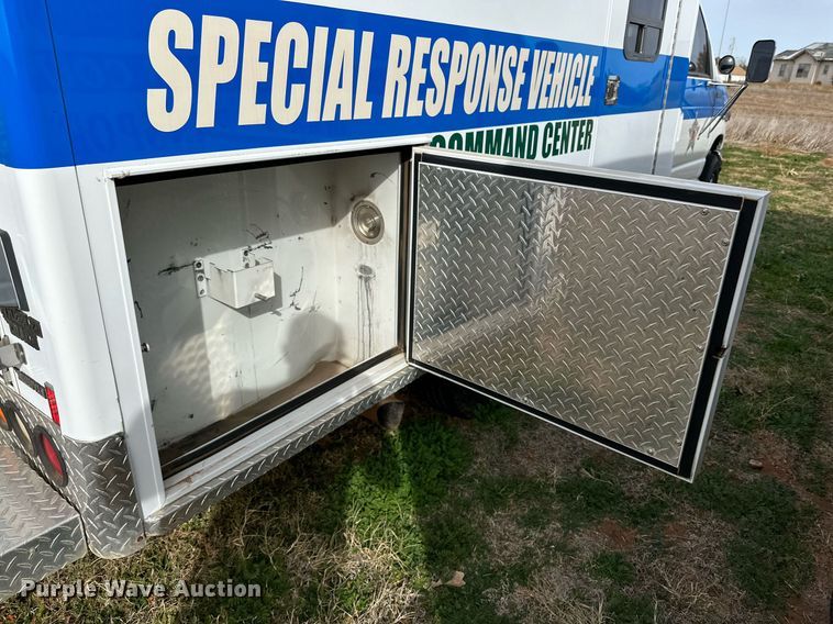 image for item IB9271 1994 Ford E350  ambulance