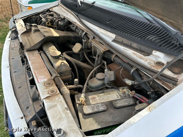 image for item IB9271 1994 Ford E350  ambulance