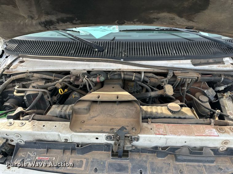 image for item IB9271 1994 Ford E350  ambulance