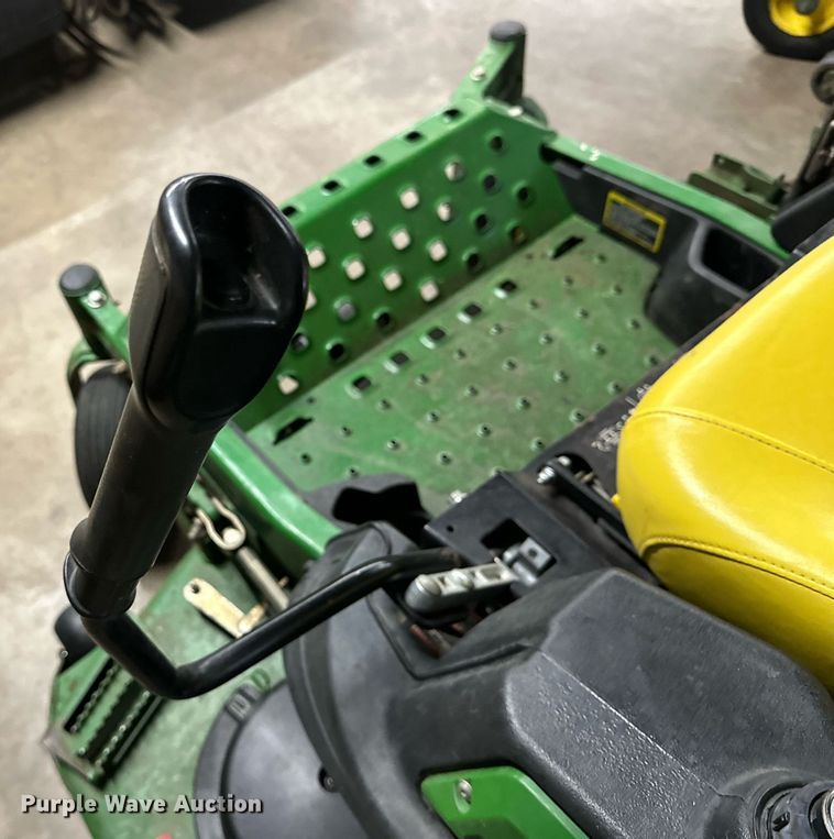 image for item IB9273 John Deere Z960R  ZTR lawn mower