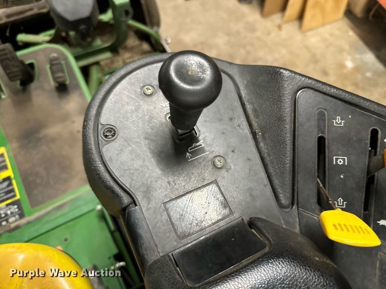 image for item IB9274 John Deere 2500B  reel mower