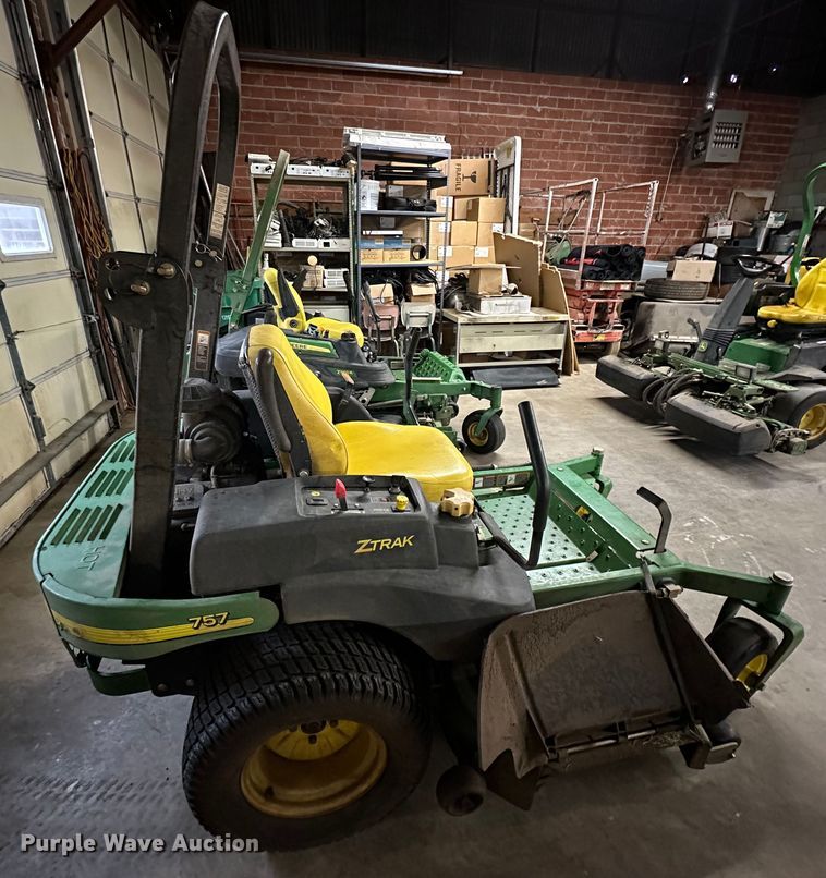 image for item IB9275 John Deere 757  lawn mower