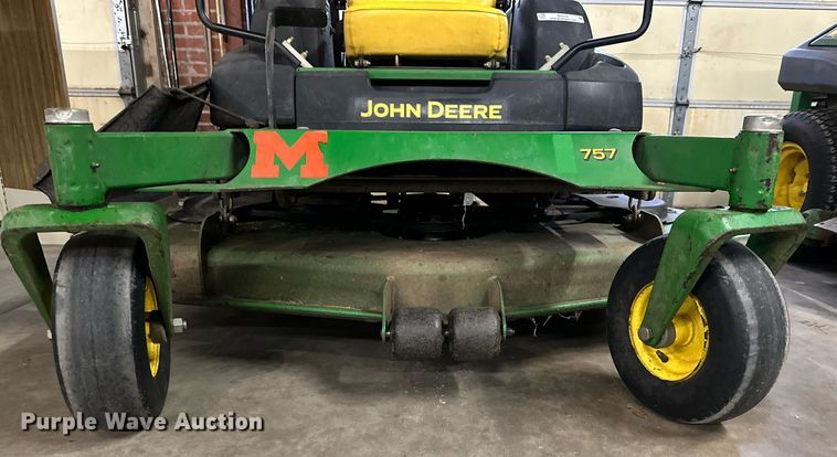 image for item IB9275 John Deere 757  lawn mower