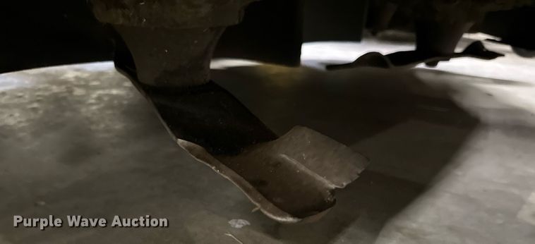 image for item IB9275 John Deere 757  lawn mower