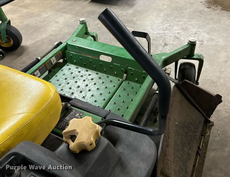 image for item IB9275 John Deere 757  lawn mower