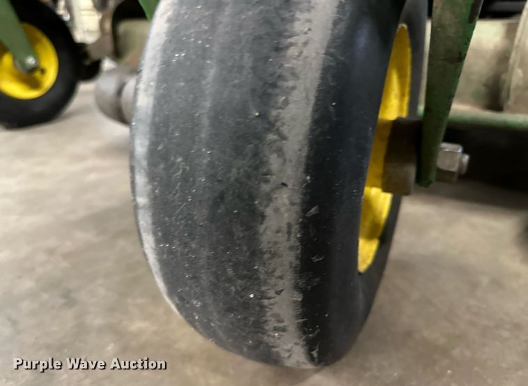 image for item IB9275 John Deere 757  lawn mower