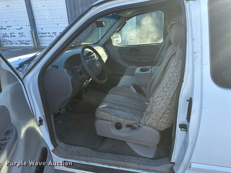 image for item IU9202 2003 Ford F150  SuperCab pickup truck