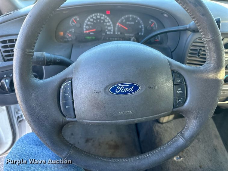 image for item IU9202 2003 Ford F150  SuperCab pickup truck