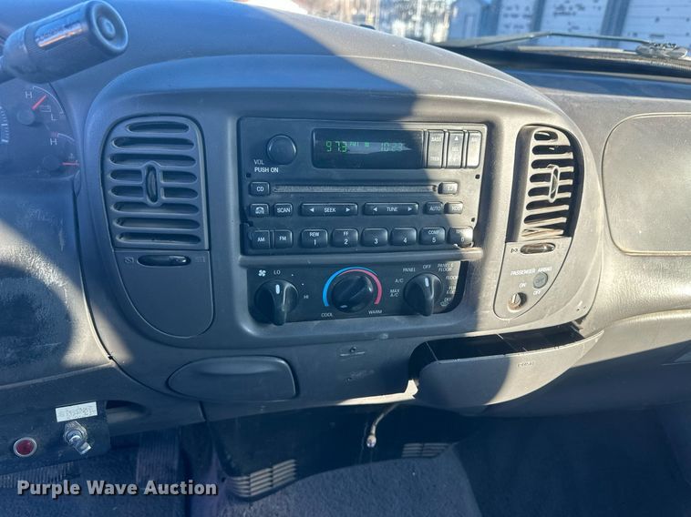 image for item IU9202 2003 Ford F150  SuperCab pickup truck