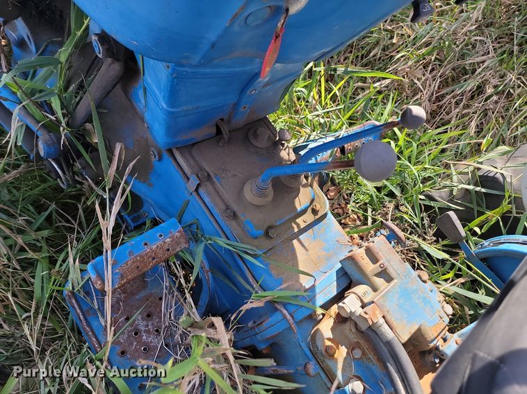 image for item JG9753 Ford 2600  tractor