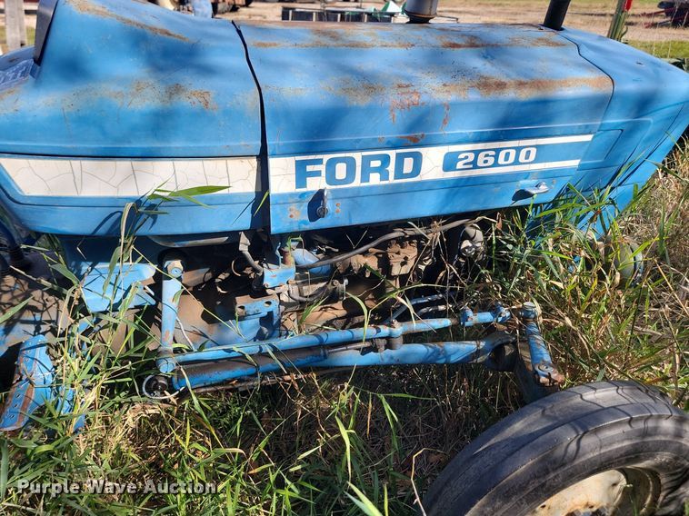 image for item JG9753 Ford 2600  tractor