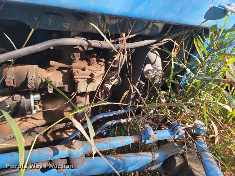 image for item JG9753 Ford 2600  tractor