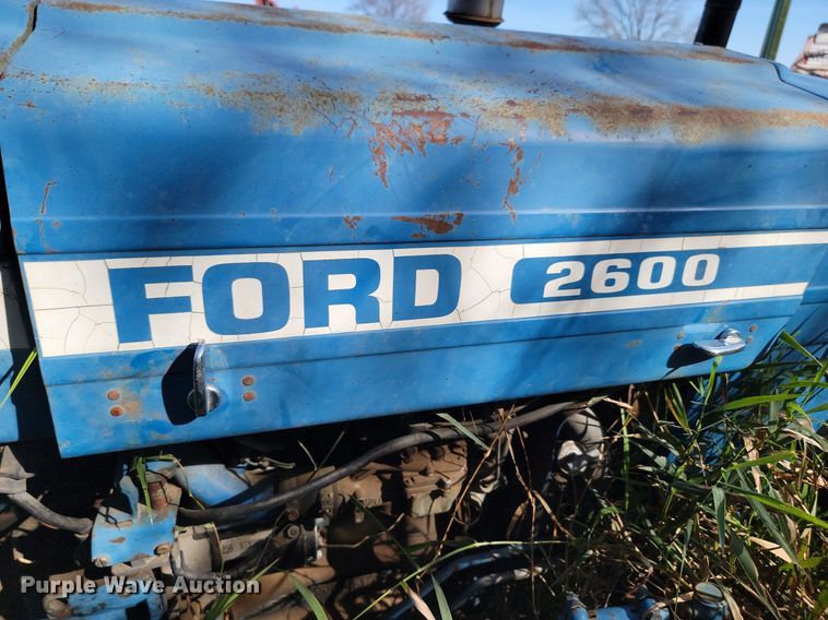 image for item JG9753 Ford 2600  tractor