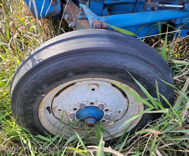 image for item JG9753 Ford 2600  tractor