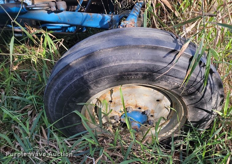 image for item JG9753 Ford 2600  tractor