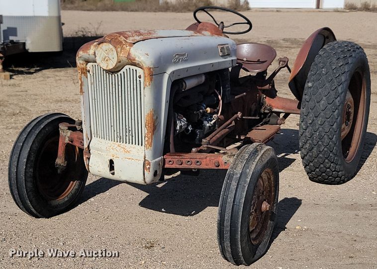 image for item JG9755 Ford  tractor