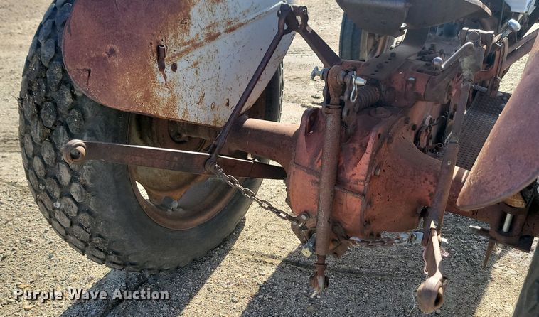 image for item JG9755 Ford  tractor