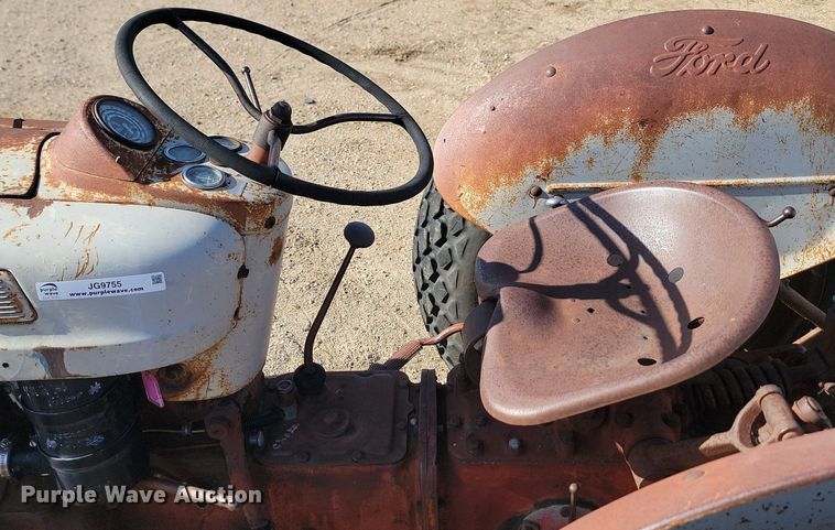 image for item JG9755 Ford  tractor