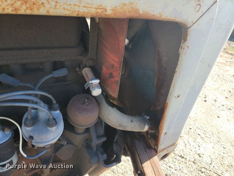 image for item JG9755 Ford  tractor