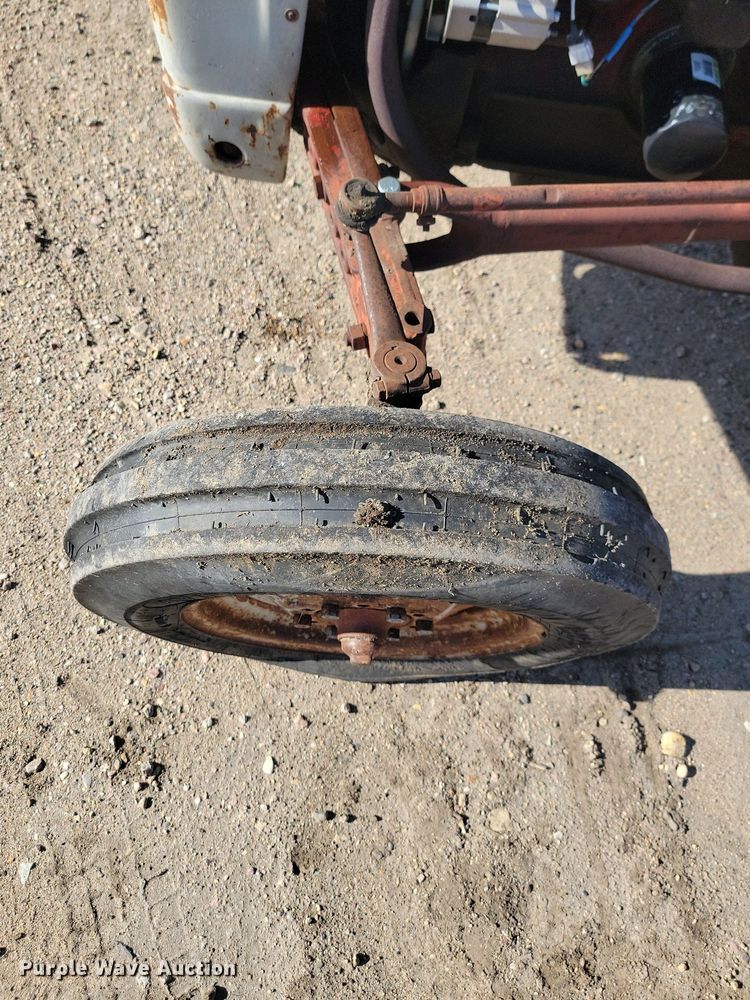 image for item JG9755 Ford  tractor