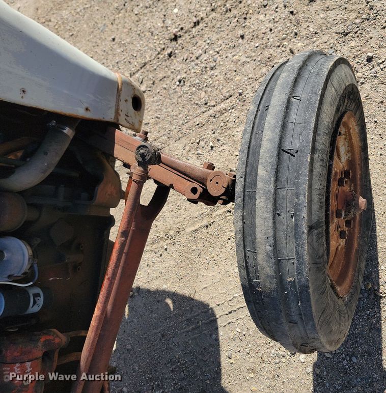 image for item JG9755 Ford  tractor