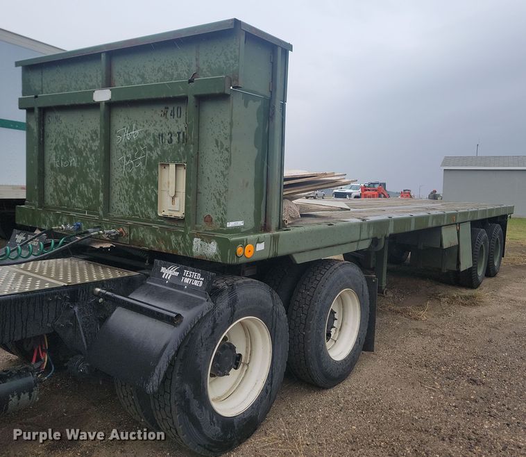 image for item JG9759 1992 Dyna M8714A2  flatbed trailer