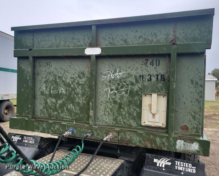 image for item JG9759 1992 Dyna M8714A2  flatbed trailer