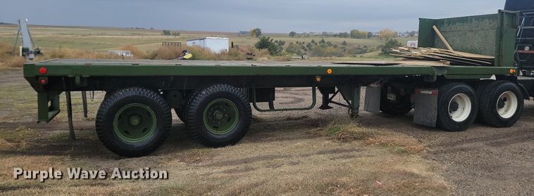 image for item JG9759 1992 Dyna M8714A2  flatbed trailer