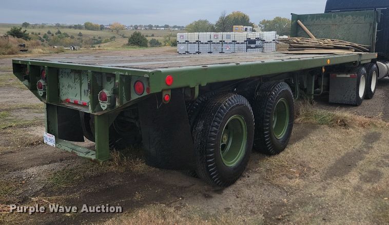 image for item JG9759 1992 Dyna M8714A2  flatbed trailer