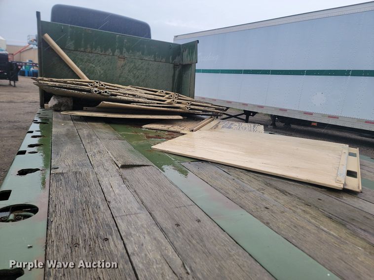 image for item JG9759 1992 Dyna M8714A2  flatbed trailer