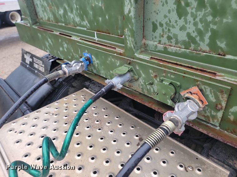 image for item JG9759 1992 Dyna M8714A2  flatbed trailer