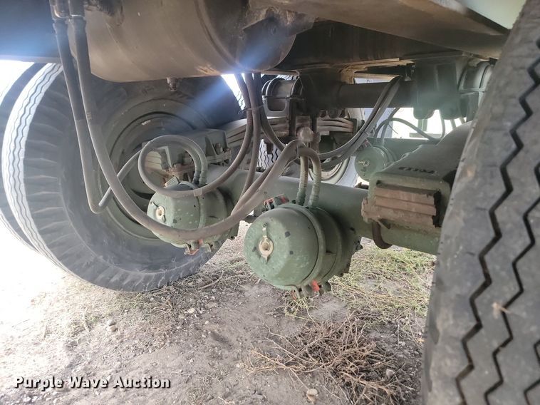 image for item JG9759 1992 Dyna M8714A2  flatbed trailer